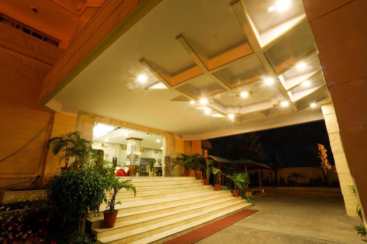 Classic Residency Haridwār Buitenkant foto